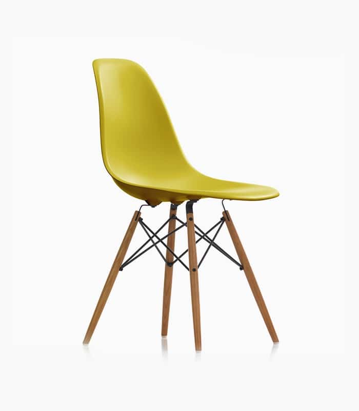 Alternative view of Eames plastic side chair