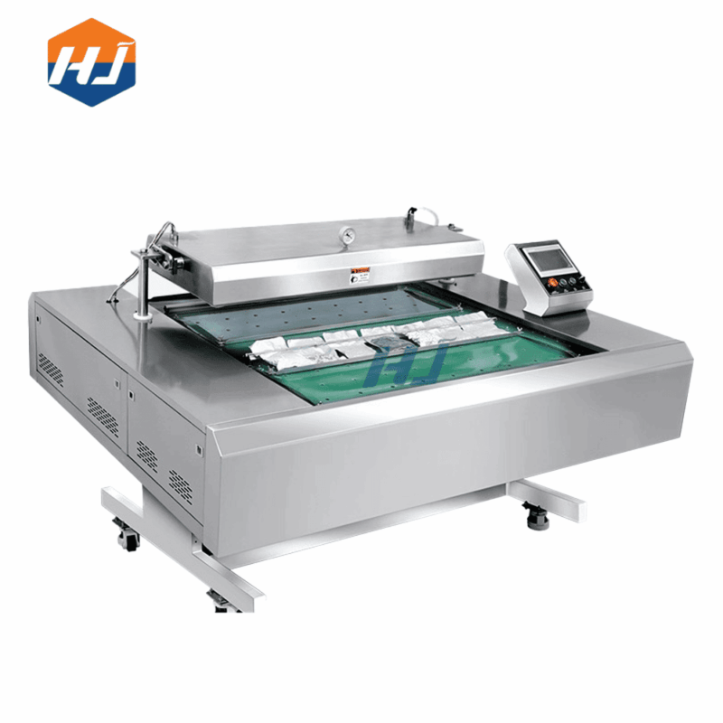Rolling vacuum packaging machine
